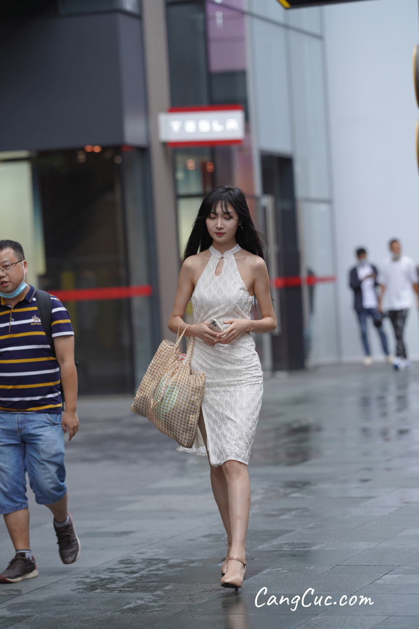 [精选街拍作品] No.3596 复古风白色连衣裙